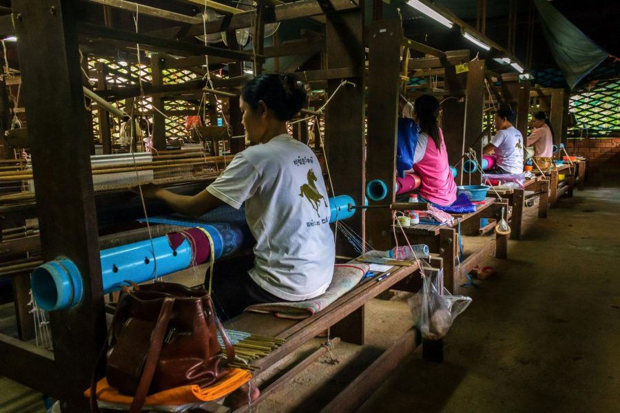 Workers+weave+silk+at+a+factory+in+Siem+Reap%2C+Cambodia+on+Aug.+24%2C+2015.