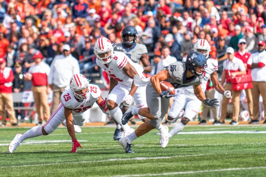 Illinois wide receiver Donny Navarro breaks free for a touchdown during the game against Wisconsin on Oct. 19, 2019. 