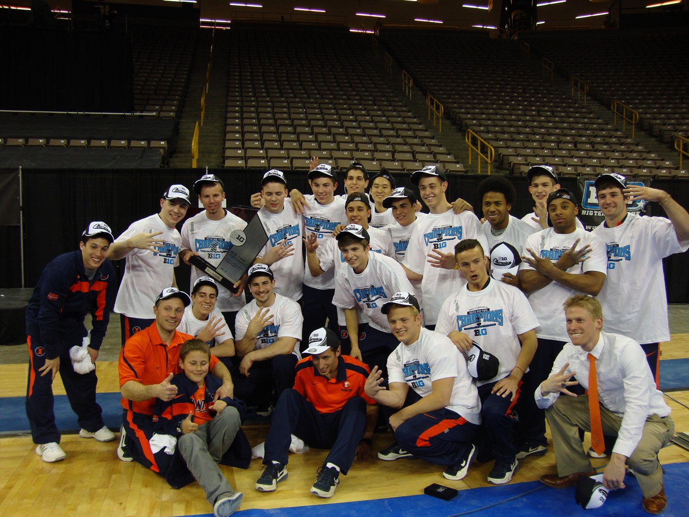 Team Of The Century 2012 Men S Gymnastics Team Ends Championship Drought The Daily Illini