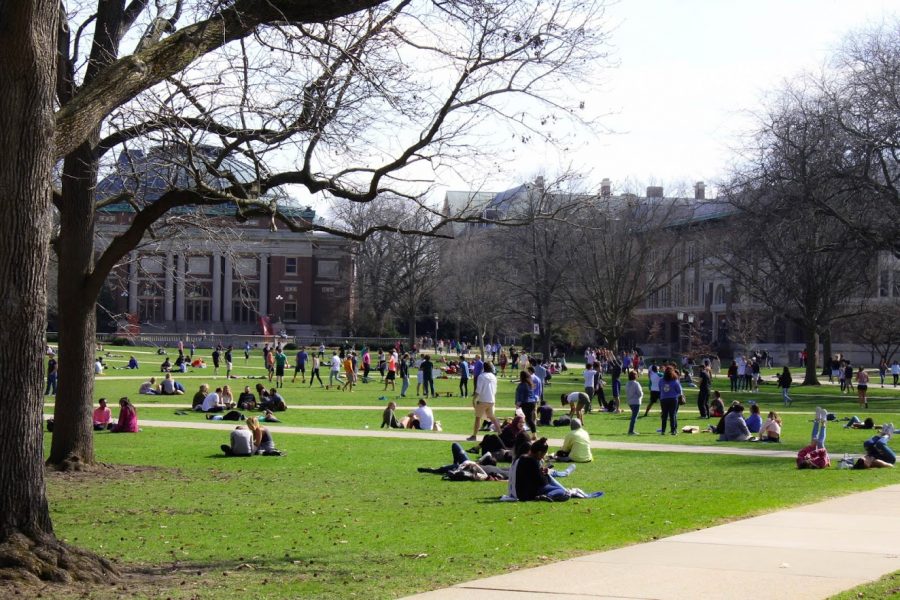 Crowds gather on the main quad to enjoy the weather during Moms Weekend on Saturday, April 6 2019. 
