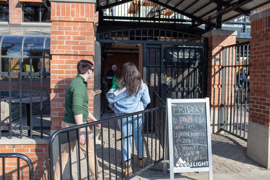 Students enter Joes Brewery during Unoffical 
on March 1, 2019.