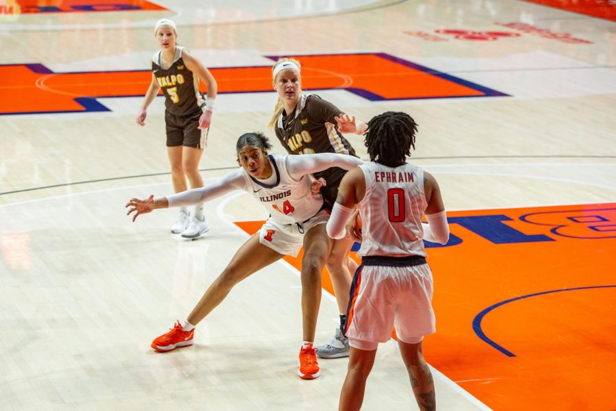 Kennedi+Myles+calls+for+the+ball+from+J-Naya+Ephraim+Dec.+2+when+Illinois+faced+Valparaiso.+Both+players+have+chosen+to+play+elsewhere+next+season%2C+with+Myles+already+announcing+her+decision+to+transfer+to+Marquette.