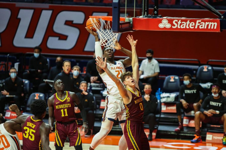 Kofi+Cockburn+goes+up+for+a+layup+in+Illinois+game+against+Minnesota+on+Tuesday+night.+The+Illini+opened+Big+Ten+play+with+a+92-65+win+over+the+Golden+Gophers.