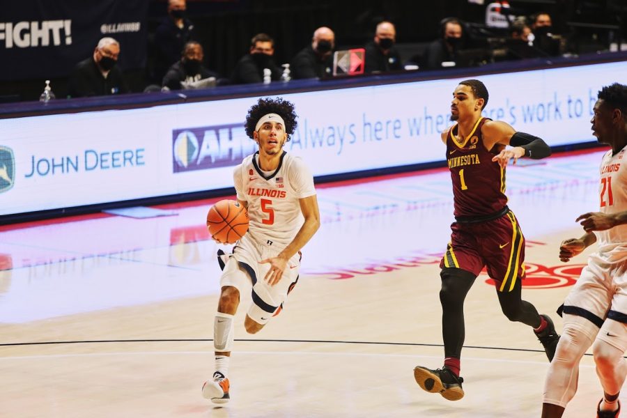 Freshman Andre Curbelo drives towards the basket during the game against Minnesota on Tuesday. The Illini won the game 92-65.