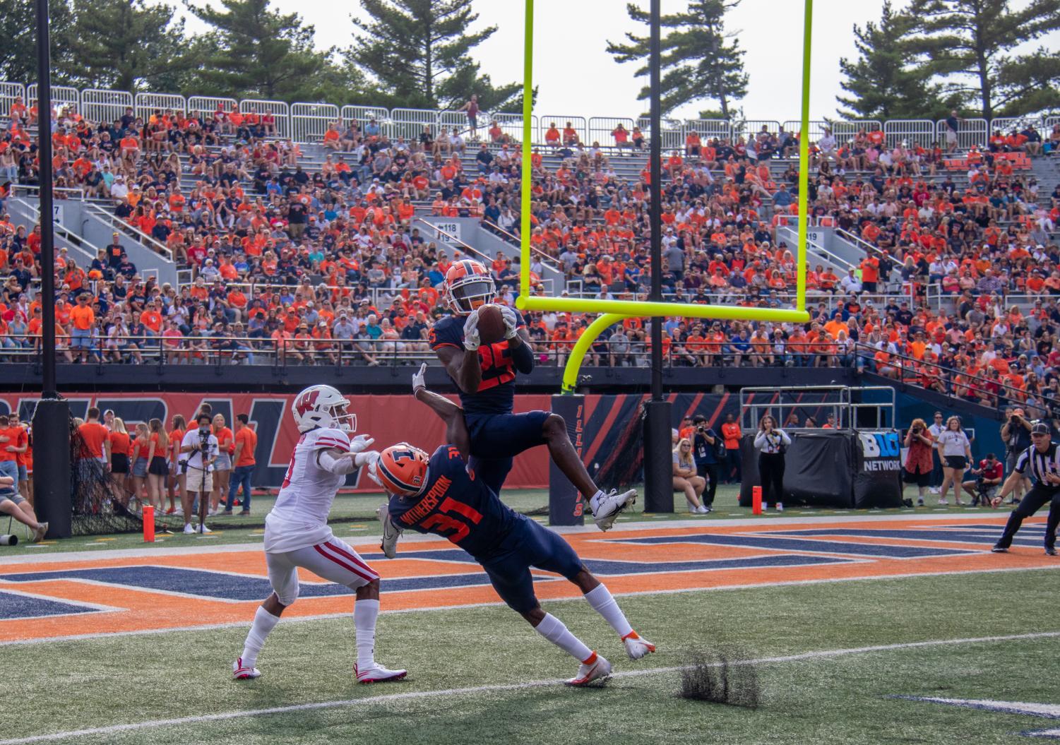 Wisconsin likes, dislikes: Quarterback, offensive line struggles overshadow Kerby  Joseph's takeaway streak in Illinois football's Homecoming loss - The Daily  Illini