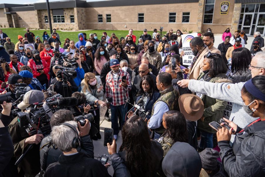 Jelani+Days+family+and+many+supporters+gathered+in+Peru%2C+Illinois%2C+Tuesday+hoping+to+drive+a+deeper+investigation+into+the+death+of+the+former+Illinois+State+University+graduate+student.+Among+the+supporters+was+the+Rev.+Jesse+Jackson%2C+whose+Rainbow+PUSH+Coalition+helped+organize+Tuesdays+march%2F+Day+was+found+dead+in+the+Illinois+River+in+Peru+on+Sept.+4.+