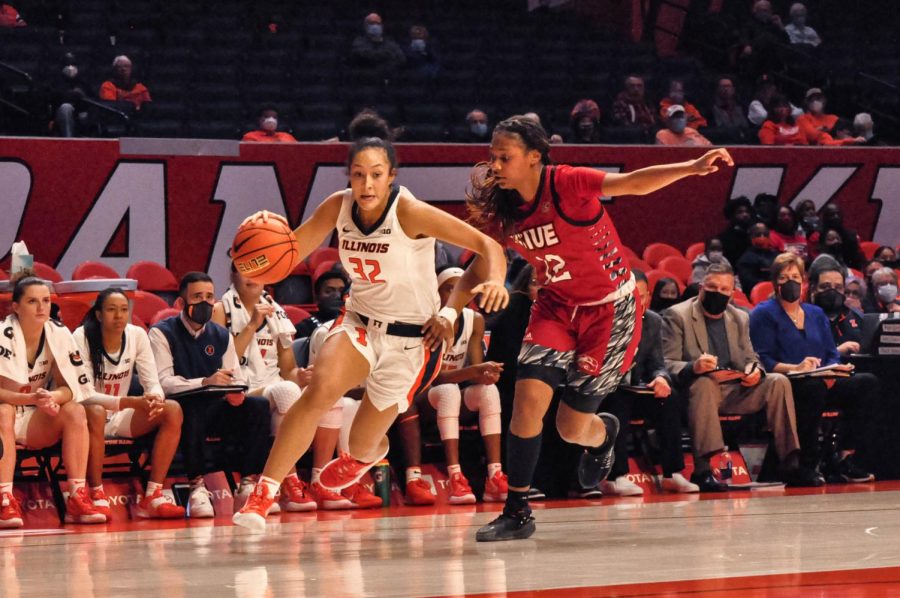 Guard Aaliyah Nye dribbles past opponent during the game against SIUE on Nov. 18. After a disappointing loss against SIUE, the Illini hopes for a better outcome against CU Riverside on Sunday. 