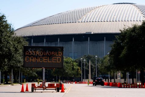 A street sign showing the cancellation of the AstroWorld Festival at NRG Park on Nov. 6. Students are now questioning concert environments after the events at AstroWorld and the increasing risk of Covid-19 due to crowds. 