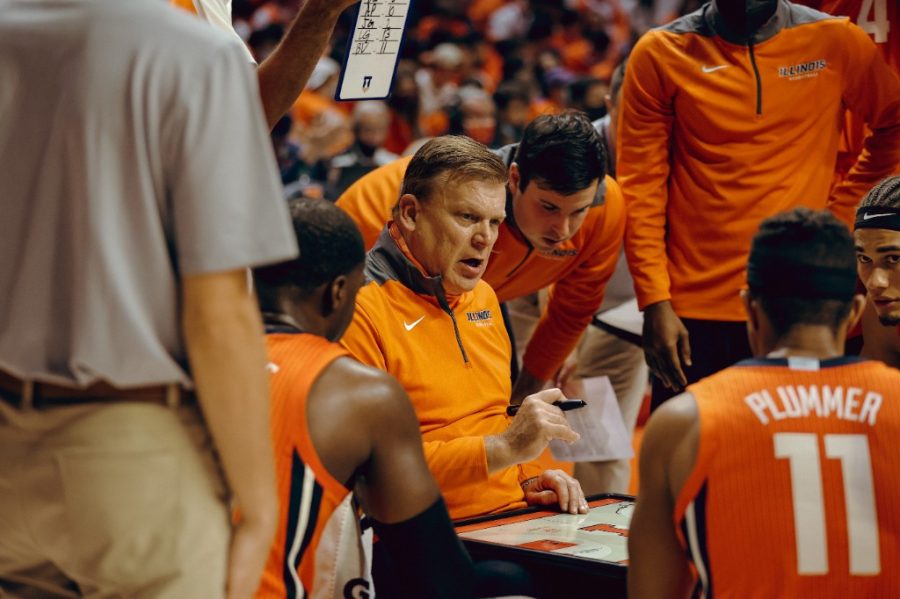 Basketball head coach, Brad Underwood, strategizes with the team during the JSU game on Nov. 9. The Illini will be up against Arkansas State on Friday. 