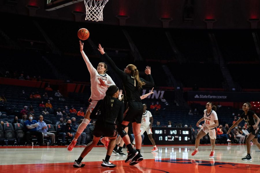 Center Geovana Lopes performs a layup during the game against Florida State on Dec. 2. The Illini will be playing against Michigan on Thursday.