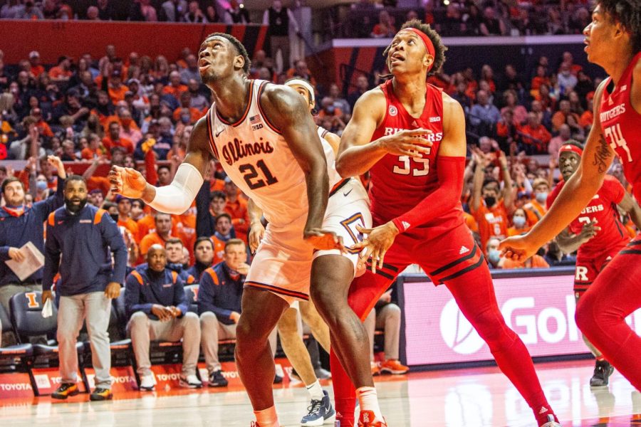 Illinois+junior+center+Kofi+Cockburn+battles+for+position+in+the+pain+during+his+teams+game+against+Rutgers+at+State+Farm+Center+on+Dec.+3.+The+Illini+welcome+the+undefeated+No.+11+Arizona+Wildcats+to+town+on+Saturday.