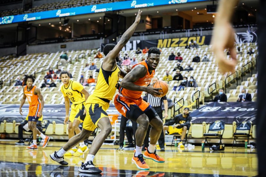 Kofi Cockburn tries to drive to the basket during Illinois 81-78 loss to Missouri in Columbia on Dec. 12, 2020. The Braggin Rights game will head back to St. Louis as the Illini look to snap their three-game losing streak against the Missouri Tigers.