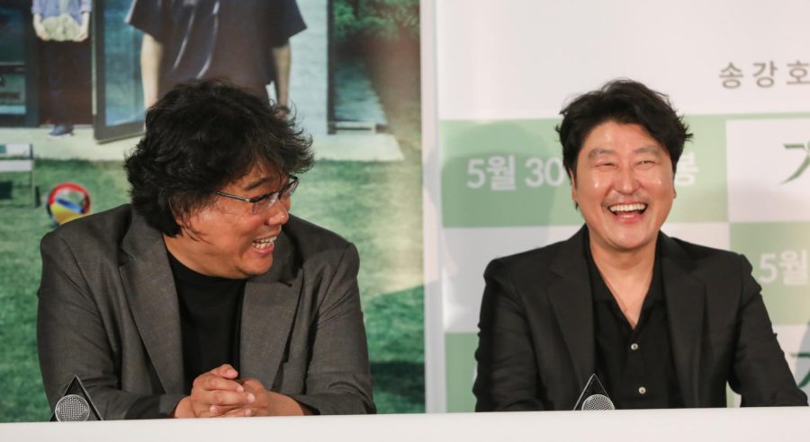 Bong+Joon-ho%2C+director+of+Parasite%2C+with+actor+Song+Kang-Ho+during+a+press+conference+on+May+28.+2019.+Senior+columnist+Andrew+Prozorovsky+argues+that+subtitle+usage+does+not+limit+the+movie+watching+experience+and+should+be+normalized.+