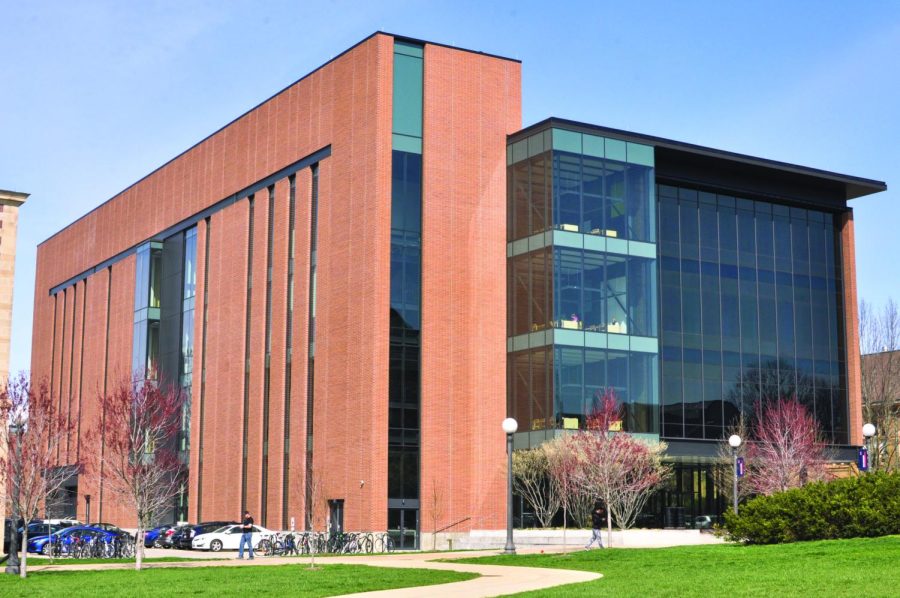 The Campus Instructional Facility, located on Wright Street and Springfield Avenue, utilizes geothermal energy for power. The CIF’s infrastructure incorporates radiant panels on the ceiling that connect to boreholes on the Bardeen Quad. 
