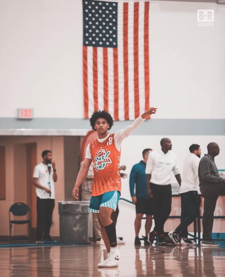 5-star guard Skyy Clark has committed to Illinois for the upcoming season.