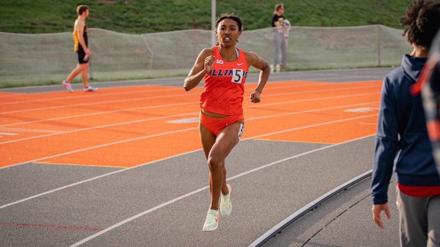 Junior runner Olivia Howell runs during the Illini Invite meet on April 23. Howell is one of 14 track and field athletes that will be competing in NCAA West Track & Field Regional this weekend. 