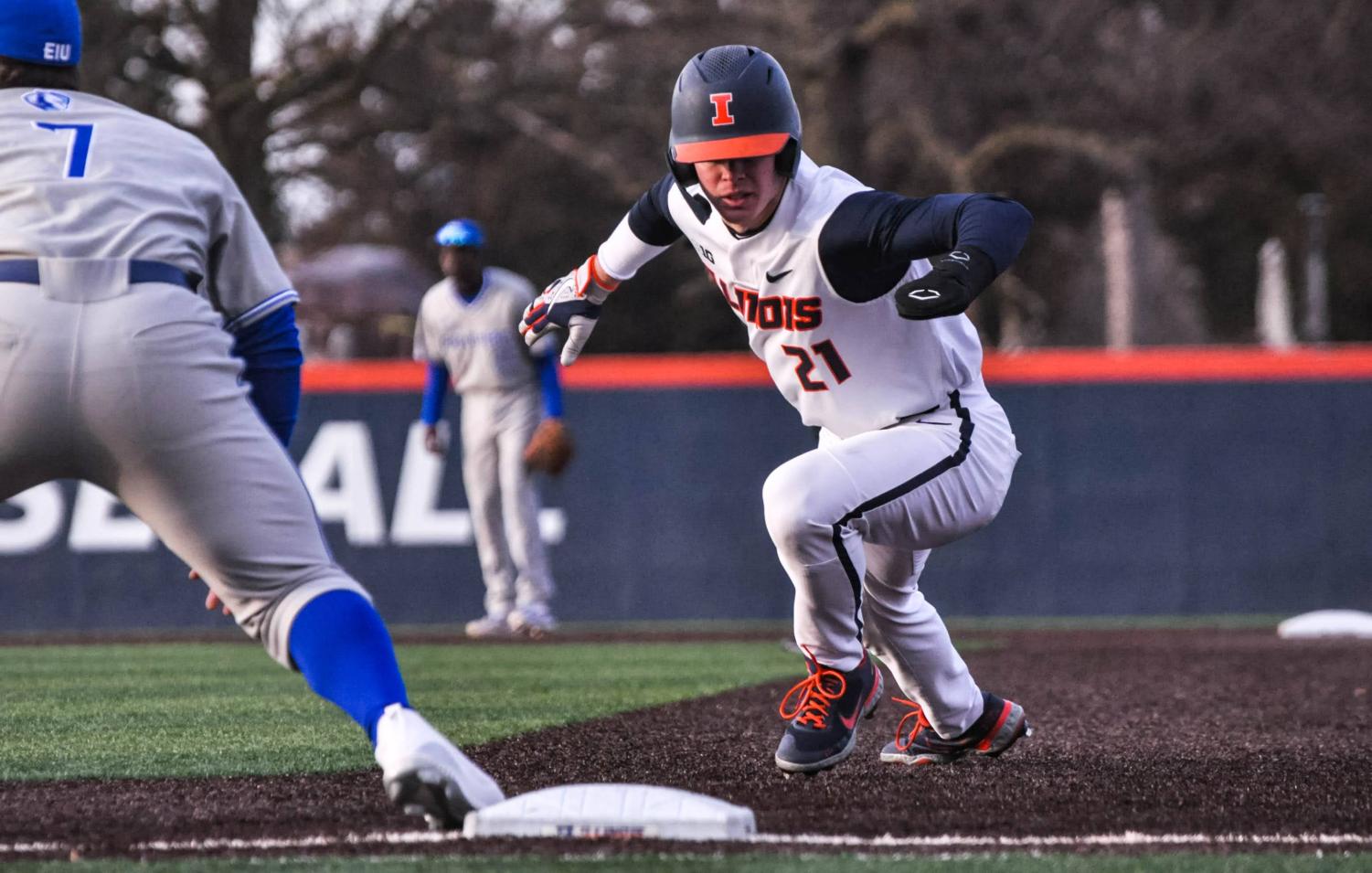 Illinois baseball drops series in Bloomington, pitching struggles led