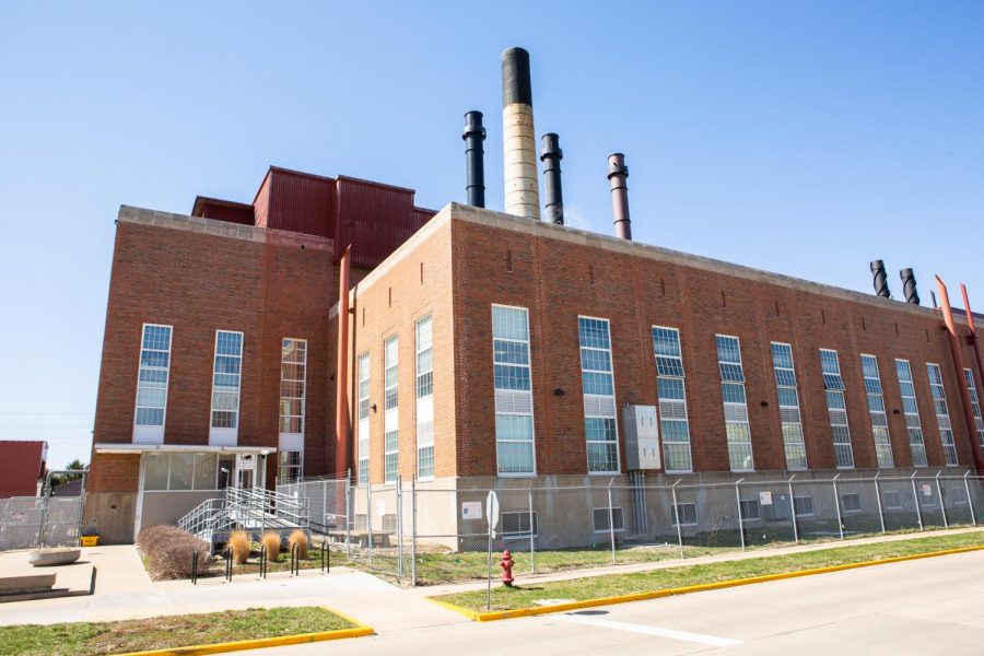 The Abbott Power Plant stands at 1117 S. Oak St. in Champaign near the west end of campus. The University releases a Massmail regarding their plan to meet energy needs when it comes to summer power outages. 