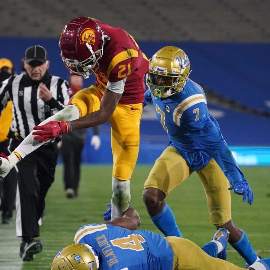 The USC Trojans goes up against the UCLA Bruins. USC and USCLA has just been announced to be entering the Big Ten with University of Texas and University of Oklahoma leaving the Big Ten to the Pac-12 in 2024. 