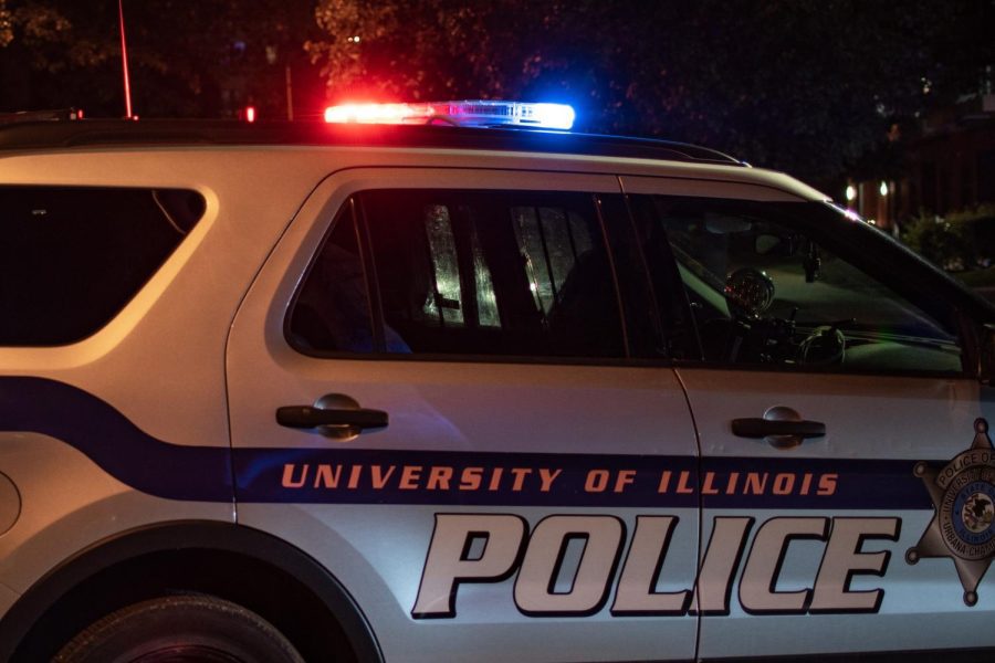 A+University+of+Illinois+police+car+patrols+the+streets+on+Sept.+29%2C+2020.+An+Illini+Alert+was+sent+out+regarding+shots+fired+on+the+corner+of+Green+and+Locust+on+Monday.++