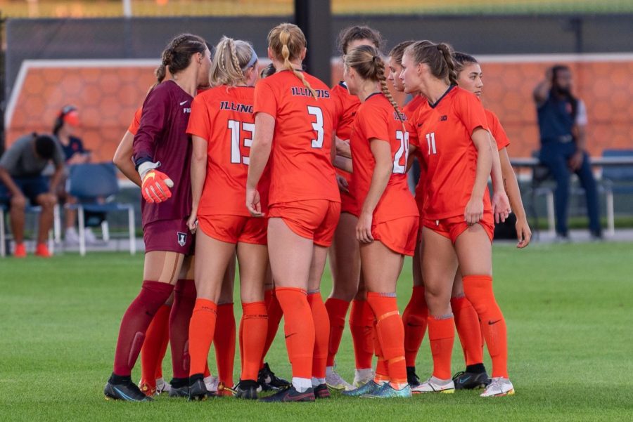 The+Illinois+soccer+team+huddles+on+the+field+before+the+start+of+their+game+against+Missouri+on+Sept.+9.+The+Illini+will+be+home+up+against+Michigan+State+on+Sunday.+