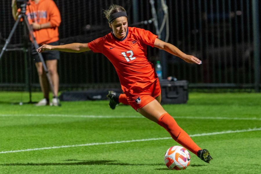 Redshirt senior midfielder Kendra Pasquale goes to kick the ball during the second half against Missouri on Sept. 9. The Illini will be traveling to Pennsylvania to go up against No. 8 Penn State on Sunday.  