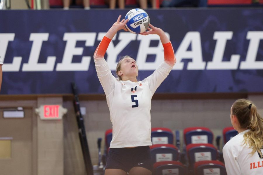 Redshirt+senior+setter+Diana+Brown+sets+the+ball+during+the+match+against+Villanova+on+Saturday.+The+Illini+will+be+up+against+Eastern+Illinois+on+Wednesday.+