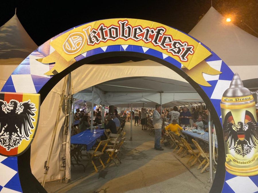 The+C-U+community+celebrate+the+ninth+annual+Oktoberfest+on+Saturday.+The+festival+featured+local+brewers+and+traditional+German+food.+