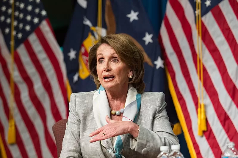 Nancy+Pelosi+engages+in+an+equal+pay+discussion+with+former+Secretary+of+Labor+Thomas+Perez+on+April+14%2C+2015.+Columnist+Storey+Childs+argues+that+Pelosi+embodies+the+ideas+of+sincere+leadership.
