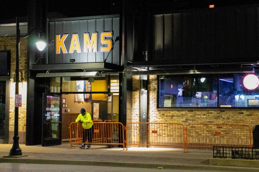 KAMS+sits+empty+on+Wednesday+night%2C+contrary+to+its+normal+busy+nature+on+weekend+days.+Senior+columnist+Nathaniel+Langley+argues+that+the+bar+is+so+straight+that+it+is+gay.
