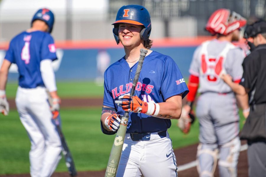 First+Baseman%2FCatcher+Kellen+Sarver+enjoying+his+time+on+the+field+during+a+home+game+against+Miami+on+May.+5.%0AStarting+with+a+slow+start+behind+the+Saluskis%2C+the+Illini+managed+to++push+their+plays+as+the+game+intensified+leading+to+a+2-3+victory+for+the+Illini.+