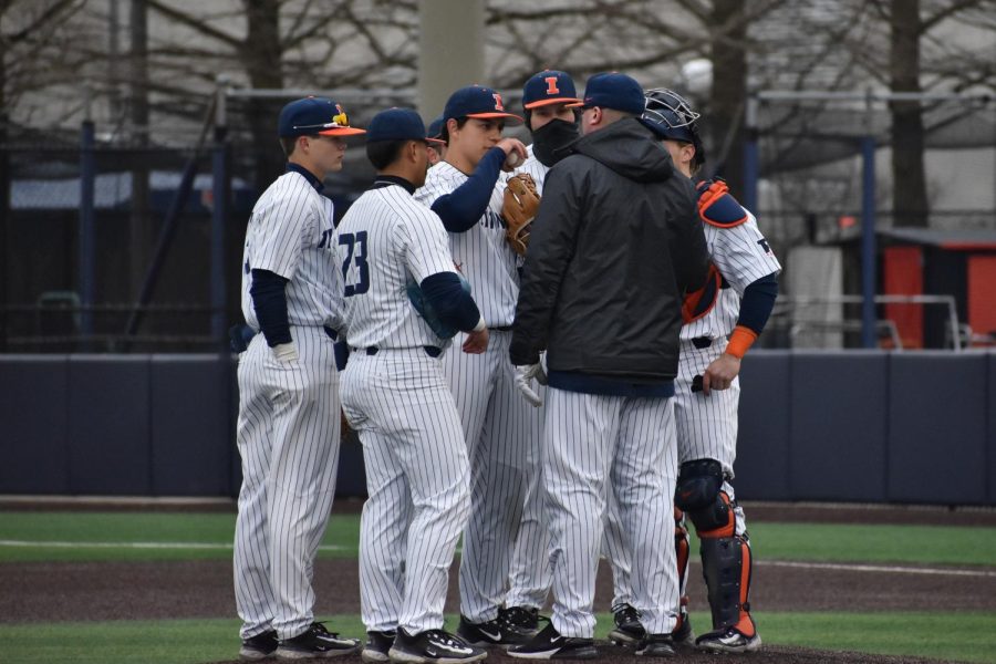 The Illini huddle together during a game facing off Michigan on Apr. 1.
Despite taking a lead against Northwestern on Easter Sunday, Northwestern took the lead from the Illini which ended in their victory.