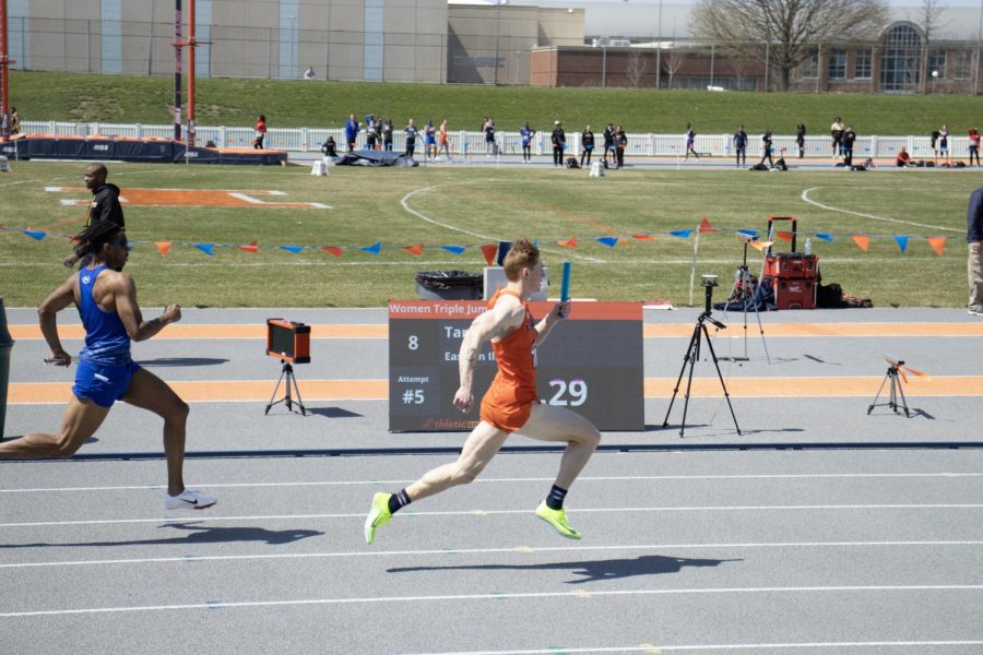 Graduate Student Bret Dannis sprints while performing in a relay race on Saturday.
The Illini faced off against a variety of teams during their Illini Challenge meet on Saturday. 