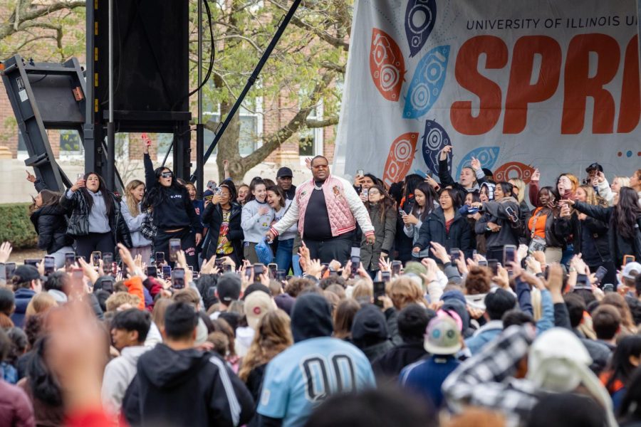 During his performance of Fire Burning, Sean Kingston brought multiple students on the stage.