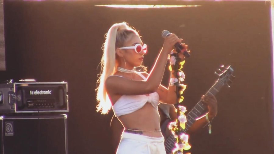 Kali Uchis performs live in 2017. 