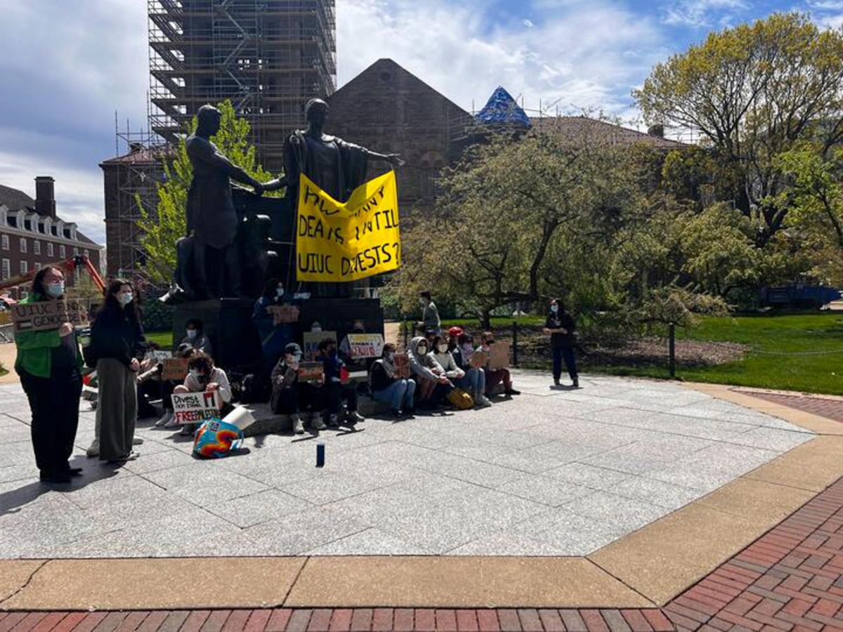 UI students protest for a ceasefire in Gaza and divestment from arms manufacturers supplying weapons to Israel on April 19. 