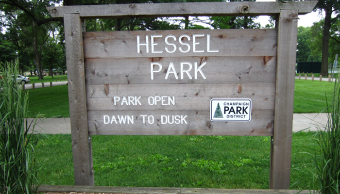 Welcoming sign at the entrance of Hessel Park. 