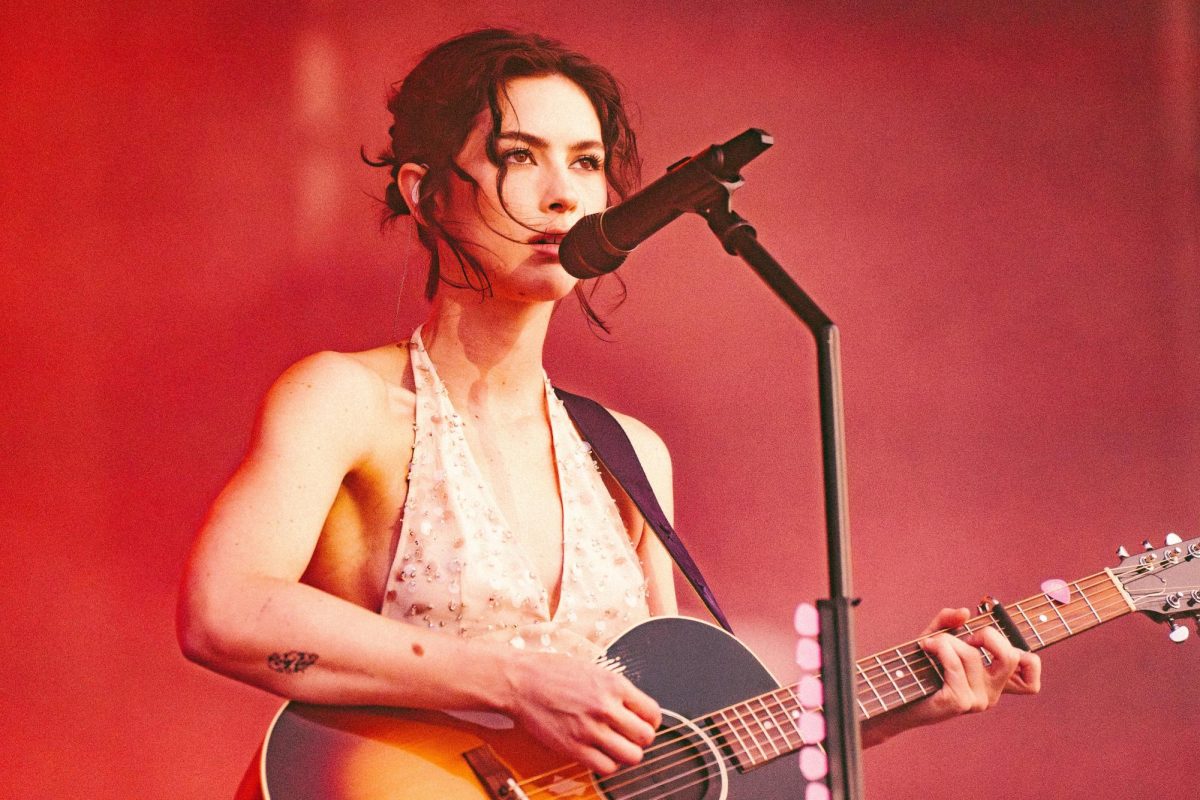 Review | Gracie Abrams’ falls flat with Lollapalooza set