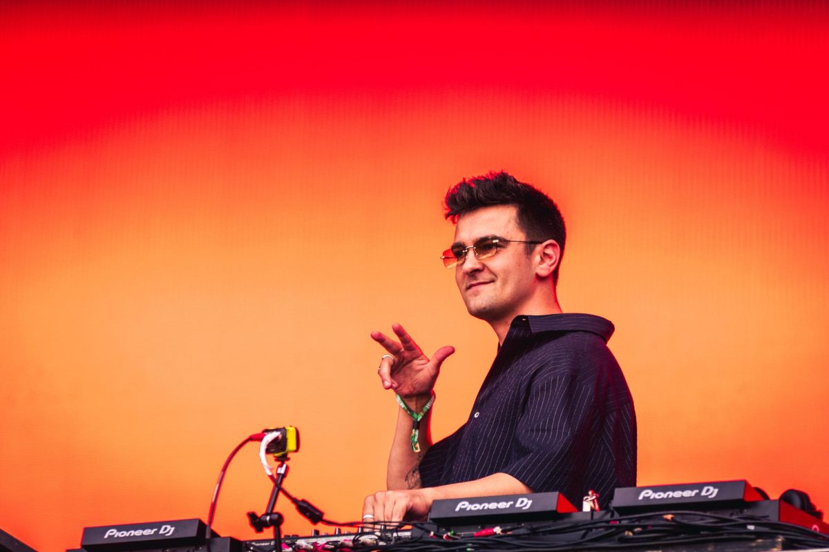 British producer Nimino brings his original house music to Perry's stage on the last afternoon of Lollapalooza 2025.