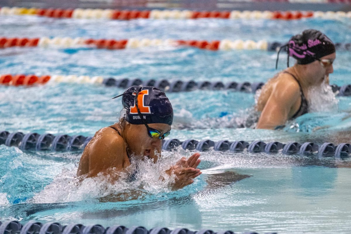Sophomore Kayla Duran glides through the water during Illinois’ meet on Oct. 24. 