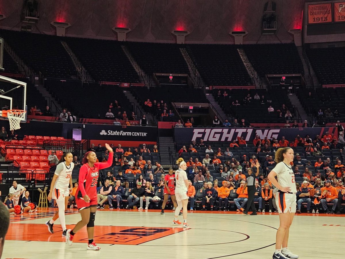 Redshirt sophomore center Lety Vasconcelos (No. 35), junior guard Gretchen Dolan (No. 4) and sophomore forward Berry Wallace (No. 23) on the court during Illinois’ matchup against SEMO on Tuesday.