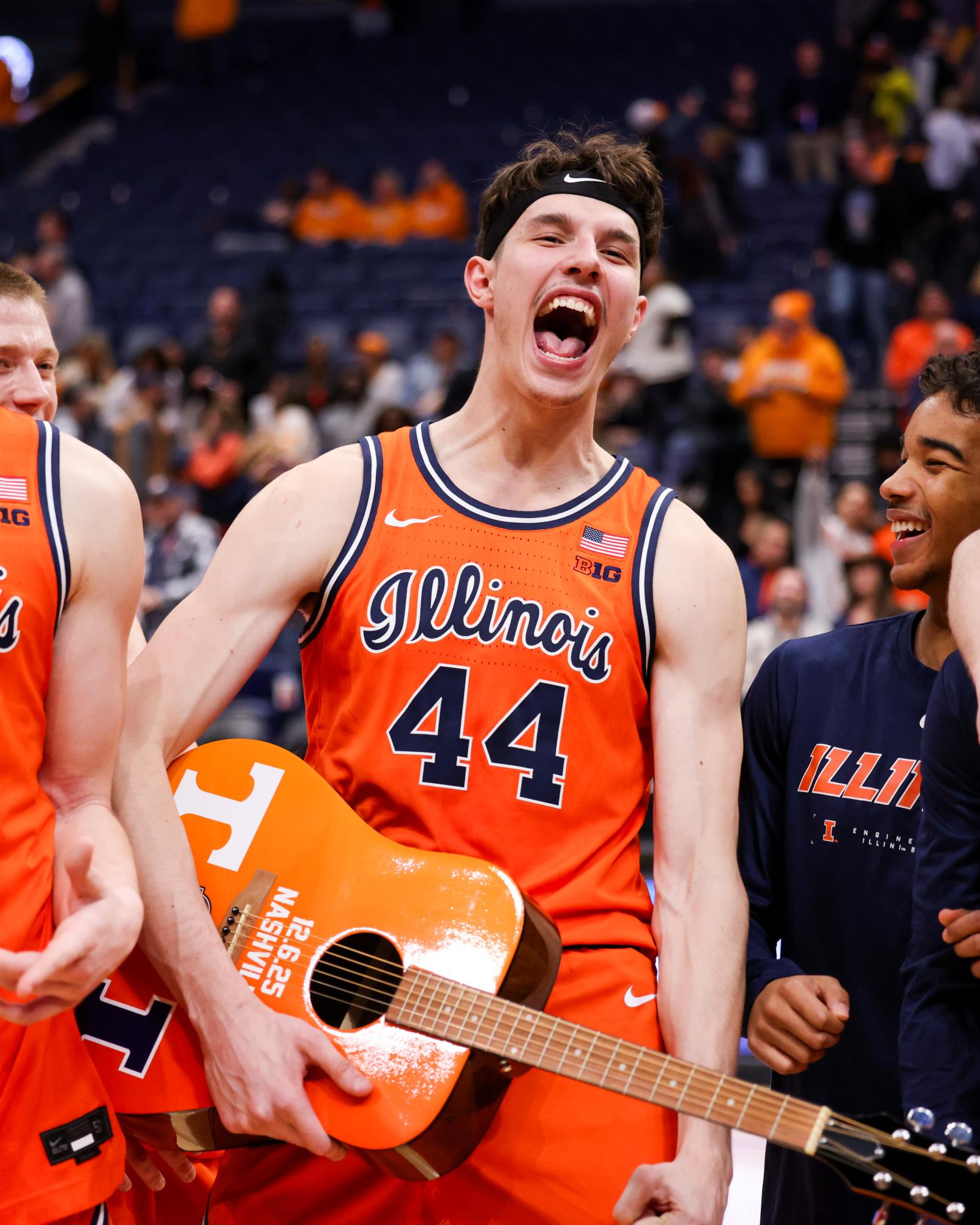 Gallery | Illinois men’s basketball defeats Tennessee in Nashville