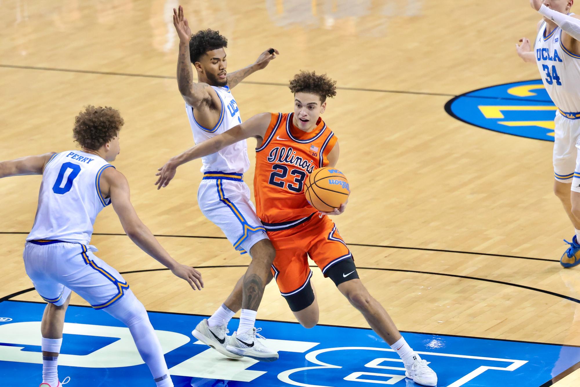 UCLA shocks No. 10 Illinois on buzzer-beater at Pauley Pavilion