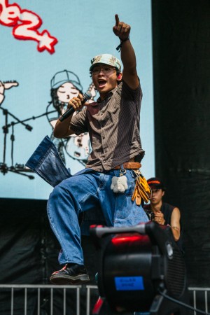 grentperez gleefully travels the stage as he sings on Sunday.