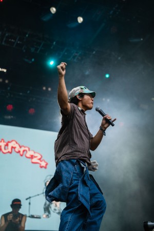 Stage lights cast on grentperez.