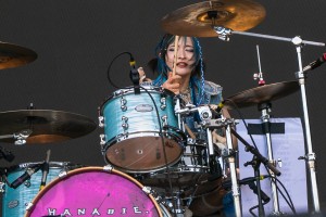 Chika focuses-in on the drums to entertain and create a memorable set.