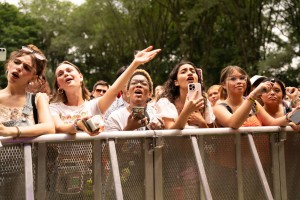 The crowd of the Bacardi stage sing along to the set performance.