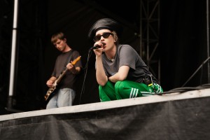 Taking in the audience, Blondshell gets lower to the view the crowd.