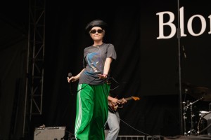 Blonshell dances across the stage during her lively performance.